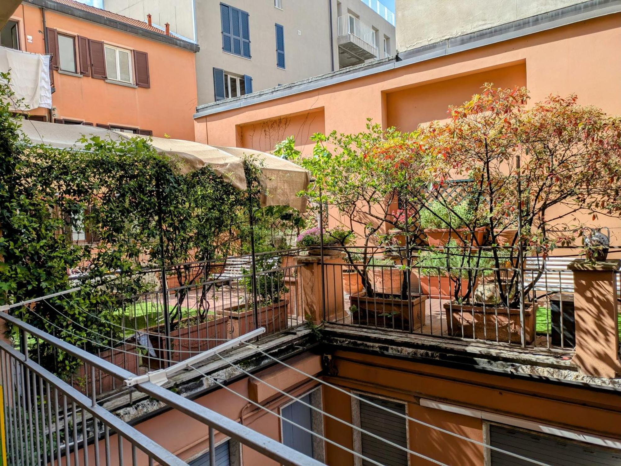 Alma Vacation Apartment In The Centre, Big Terrace Milano Exteriör bild